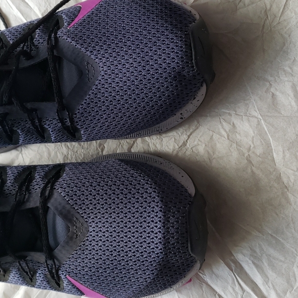 Nike size 10 - Picture 4 of 7